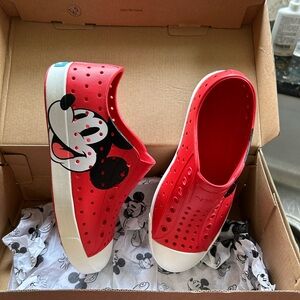 Native Mickey Mouse Shoes in Torch Red. 🎉NEW🎉